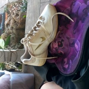 Nike cheer shoes size 7